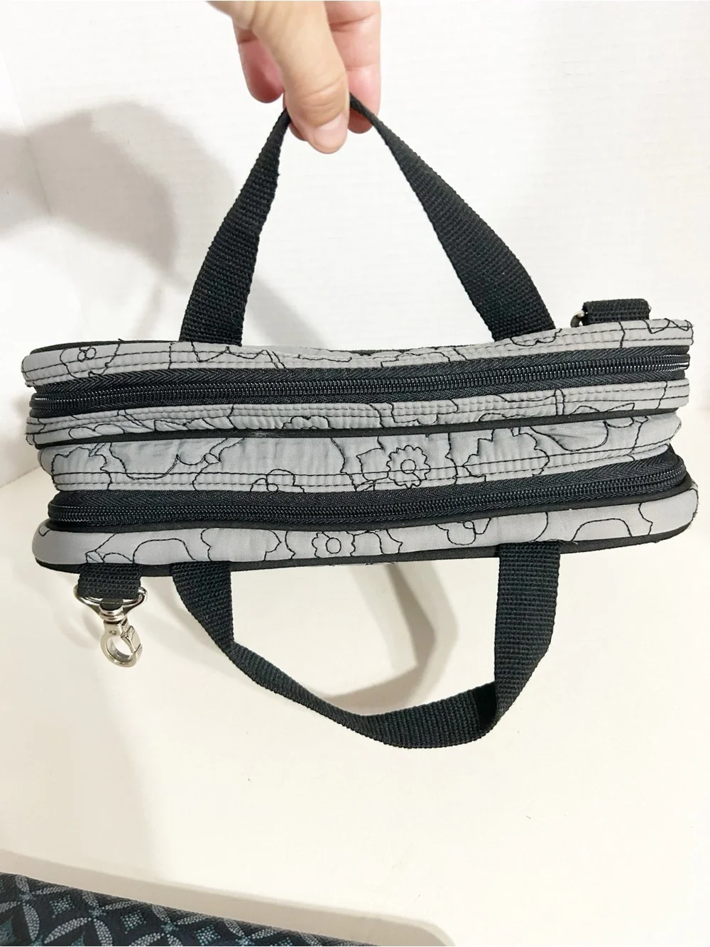 Thirty-One Quilted Grey Floral Fold-Out Cosmetic Travel Bag Organizer